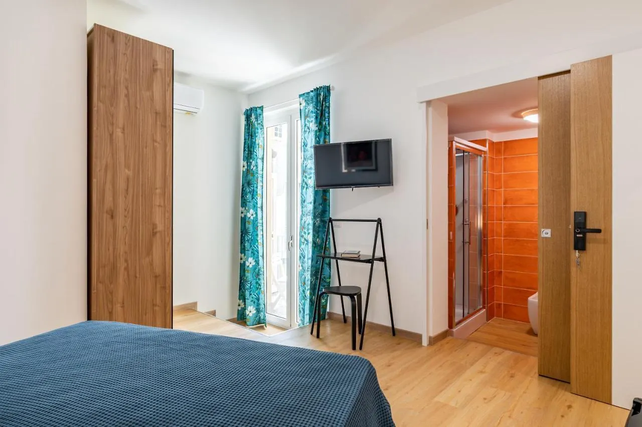 Catania Central Guest House - Rooms With Balcony