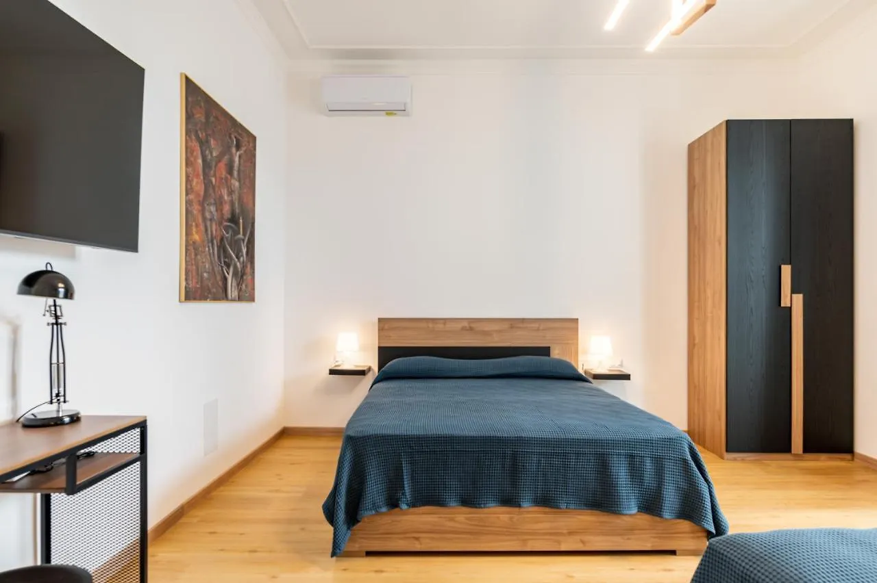 Catania Central Guest House - Rooms With Balcony